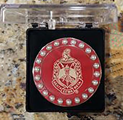 Delta Sigma Theta Sorority 22 Pearl Crest Pin In 2021 Delta Sigma