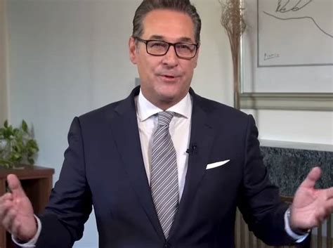They said the conversation was a purely private,. HC Strache zieht sich aus Öffentlichkeit zurück - News - W24