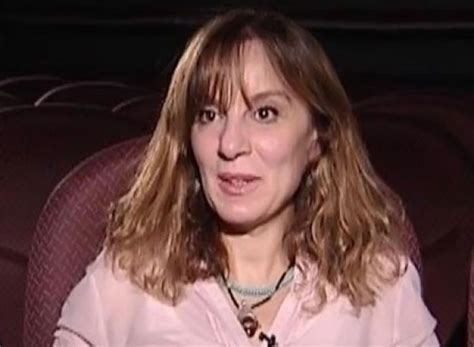 عرفت في السينما باسم شادية حيث كان والدها المهندس الزراعى أحمد كمال. ابنة شادية في "ريا وسكينة".. ظهور نادر للفنانة المعتزلة راندا مع ابنتها الصغرى | دنيا الوطن