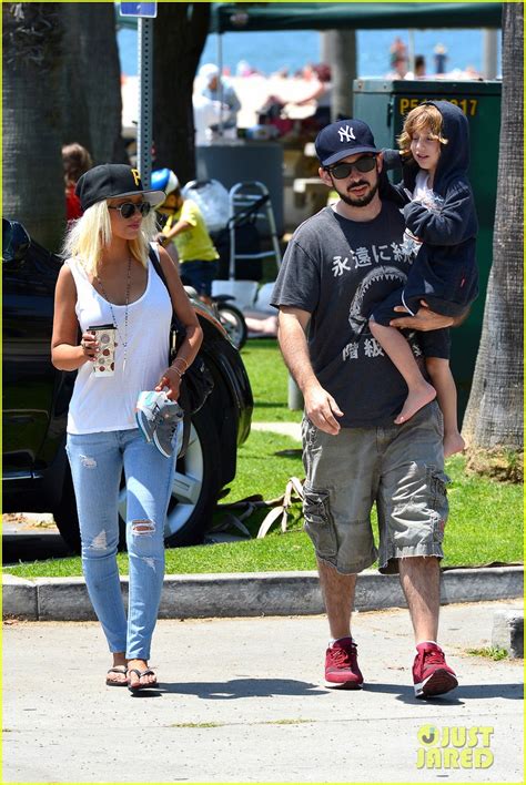 Christina Aguilera Hits The Beach With Jordan Bratman And Max Photo
