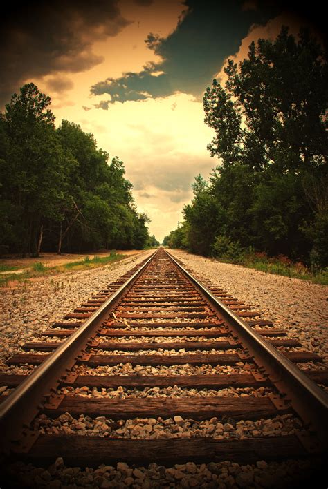 30 Most Beautiful Pictures Of Railroad Tracks Echomon