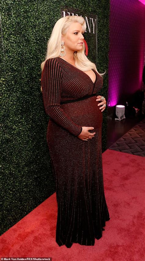 Jessica Simpson Showcases Her Baby Bump As She Oozes Glamour In A