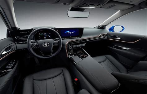 Toyota Unveils Rav4 Plug In Hybrid Suv Luxury Mirai Fuel Cell Car