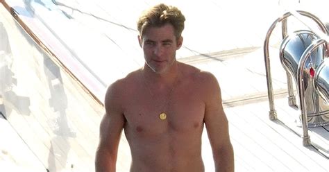 Chris Pine Shirtless In Italy Pictures August Popsugar Celebrity Uk