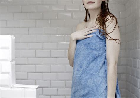 6 Reasons Why You Itch After Taking A Shower