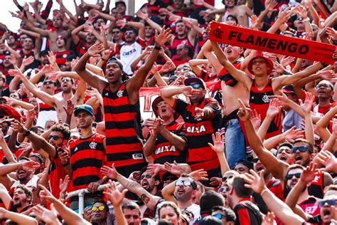 Flamengo Tem A Maior Torcida Em Três Das Quatro Regiões Do País