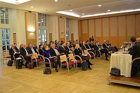 Kommentar zum mietengesetz und den einschlägigen vorschriften. Alumni-Aktivitäten