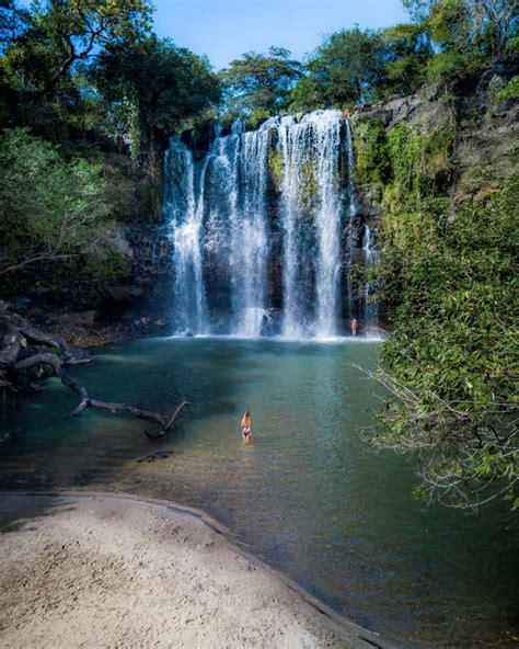 4 Weekend Wanderer Los Angeles To Liberia Costa Rica Waterfall