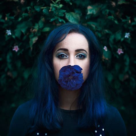 Fond Décran Visage Femmes Portrait Fleurs Cheveux Bleus Yeux Bleus La Photographie