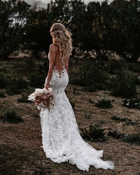 A DREAMY BACK GLGala Tali Photography Wedding Dresses Lace