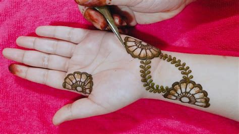 Easy Simple Flower Bail Mehndi Design For Front Hand Mehndi Designs