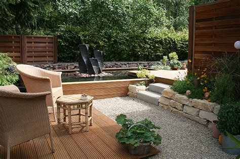 Home produkte holz im garten. Holz im Garten - Hau Gartenwelten, Gartengestaltung ...