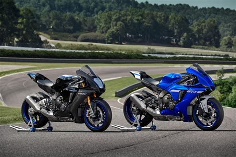 The yamaha r1m 2021 price in the indonesia starts from rp 812 million. Yamaha R1 / R1M 2020 jetzt mit Testvideo! - moto.ch