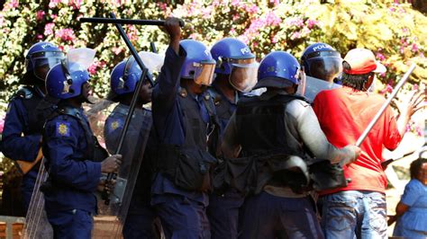 Zimbabwe Une Nouvelle Manifestation Encore Une Fois Réprimée