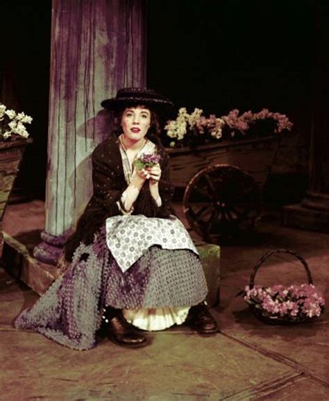 14 Stunning Photos Of Julie Andrews Over The Years Artofit