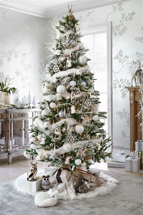 75 Creative Christmas Tree Decorating Ideas That Will Bring Joy To Your