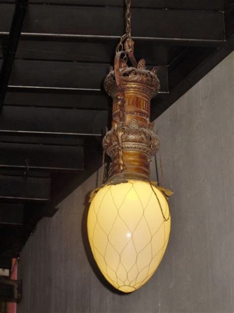 Carbon arc lamps saw extensive use throughout the usa and the world from the late 1870s on. Lighting-Gallery-net - Fixtures in public places/Carbon ...