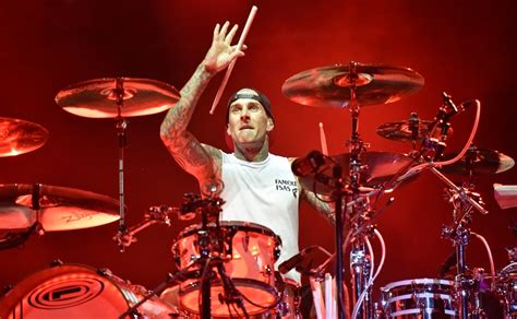 lollapalooza day 2 blink 182 performs to a packed audience in chicago photos news firstpost