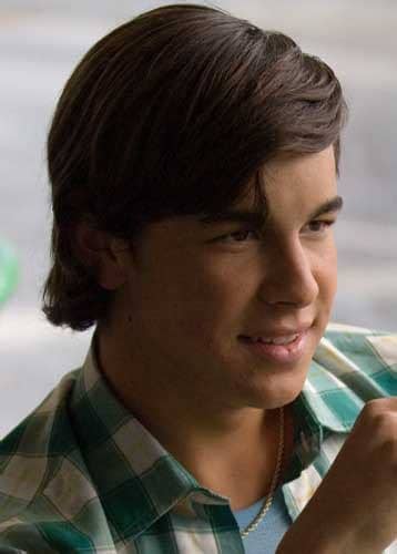 Born in a coruña, at age four, he left with his family to barcelona. Mario Casas: Biografía: