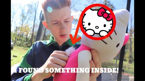 I Found Something Inside Of Hello Kitty No Way Youtube