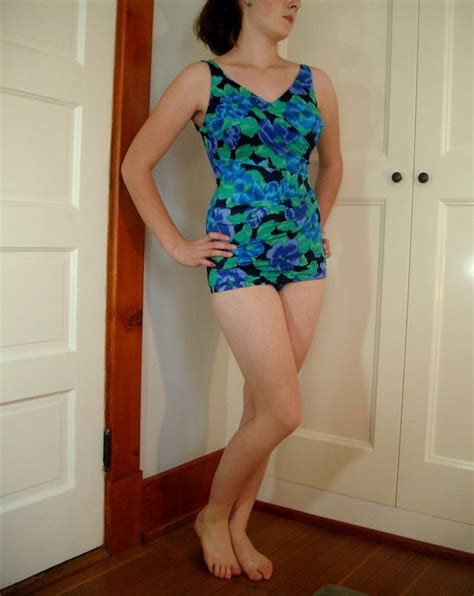 Vintage Roxanne Swimsuit Pin Up 1970s Blue Floral Size 12 34