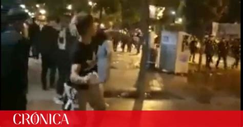 Nueve Detenidos En Una Batalla Campal Durante El Desalojo De La Fiesta