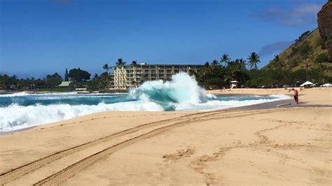 Aloha Friday Photo Powerful Makaha Beach Shorebreak Go Visit Hawaii