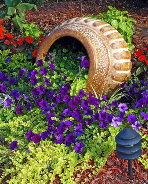 52 Amazing Spilled Flower Pot Ideas That Art Of Gardening Garden