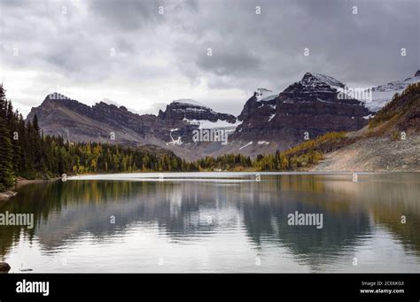 Mount Assiniboine Hike Hi Res Stock Photography And Images Alamy