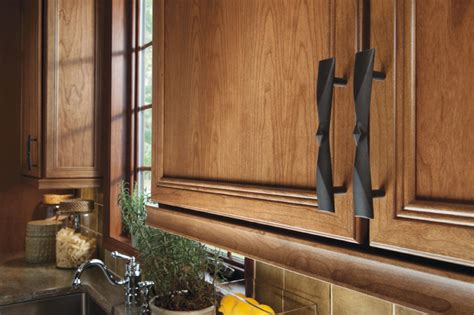 Are you buying kitchen cabinets from large furniture companies, but their get your dream contemporary kitchen with our modern black and brass kitchen cabinet handles today! Choosing New Cabinet Hardware, Pulls, and Handles