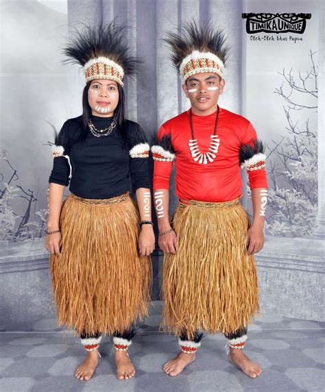 Pakaian Adat Yokal Dari Papua