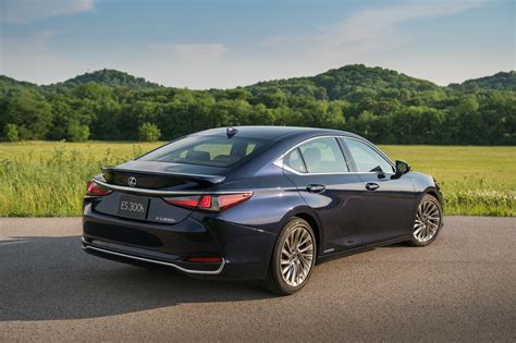 Photo Gallery The 2019 Lexus Es 300h In Four Exterior Colors Lexus