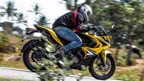 Pulsar Rs 200 Review Road Test Iamabiker Everything Motorcycle