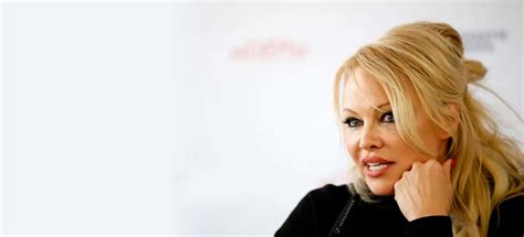 Pamela Anderson Luce Irreconocible En El Tráiler De Su Documental De