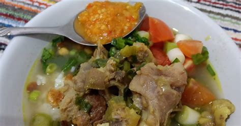 Dalam satu mangkuk soto kemiri biasanya berisi tauge, bawang goreng, nasi. Resep Kikil Kepala Kambing : Resep Tumis Kikil Kecap Pedas ...