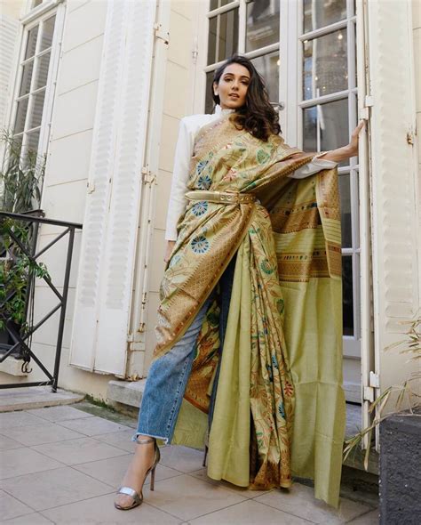 unique and offbeat saree draping ideas from bloggers