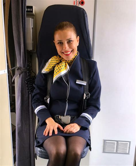 Vueling airlines is looking for cabin crew in spain. 【スペイン】カナリーフライ 客室乗務員 / Canaryfly cabin crew【Spain ...