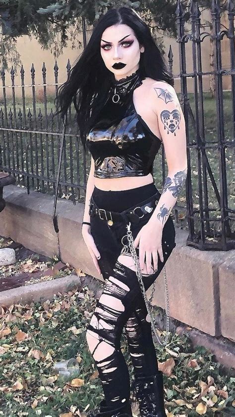 Pin By Gustavo Barros On Creepy Girls Goth Outfits Hot Goth Girls