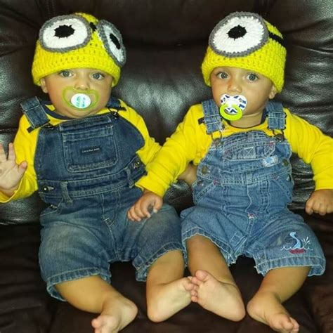 20 Great Twin Costumes Ideas To Wear This Halloween