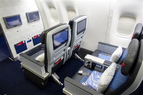 Aboard Deltas First Retrofitted 767 400er With Brand New Delta One Seats