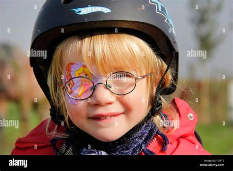 Eyepatch Hi Res Stock Photography And Images Alamy