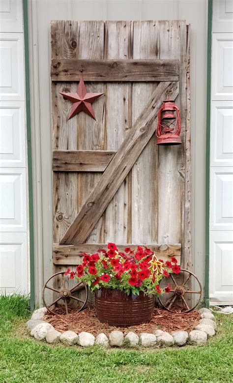 10 Barn Door Wall Decor Ideas