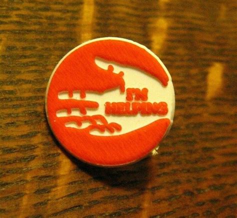Im Helping Vintage Volunteer Lapel Pin Red And White Round Assistance