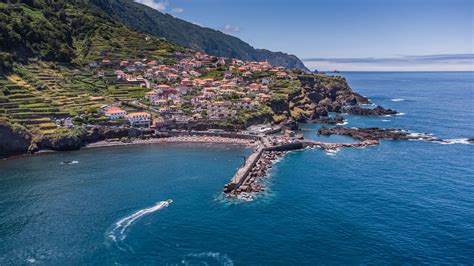 Plage Do Seixal Visit Madeira Site Officiel De Loffice Du Tourisme