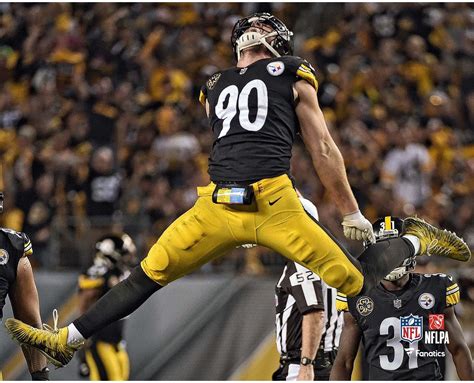 Fanatics Authentic - T.J. Watt Pittsburgh Steelers Unsigned Jumping 