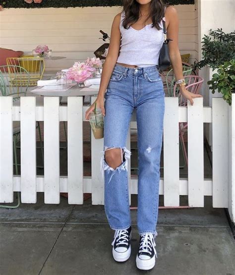 Shop the most unique aesthetic summer outfits. Cute aesthetic trendy outfit with mom jeans in 2020 ...