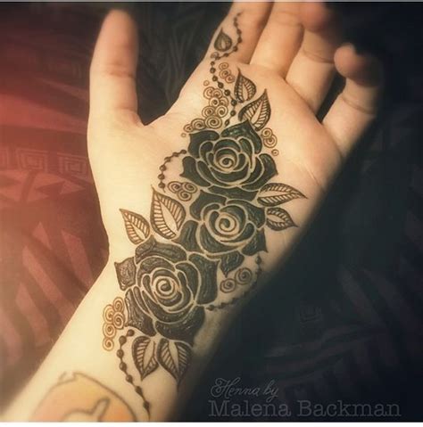 This mehndi design is inspired by the famous aztec print and is again a very easy mehndi design to achieve. three-roses-mehndi-pattern-for-palm | Henna designs, Palm ...