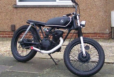 The rims are nice, reminding of the honda cb1000r rear rim, while the headlamp looks like yamaha xj 6n (fz for the us)! 1979 Honda CB125 Special Classic Motorcycle Pictures