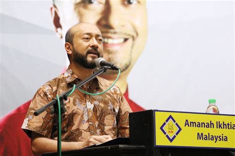 Since its inception in 1987, it has disbursed more than rm2.3 billion malaysia is a country in southeast asia. Amanah Ikhtiar Malaysia dekat di hati saya - Mukhriz ...