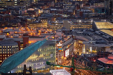 This short film showcases the beautiful side of manchester, along with some interesting facts about this great city. Mark Waugh Photographer | Manchester City Centre Skyline